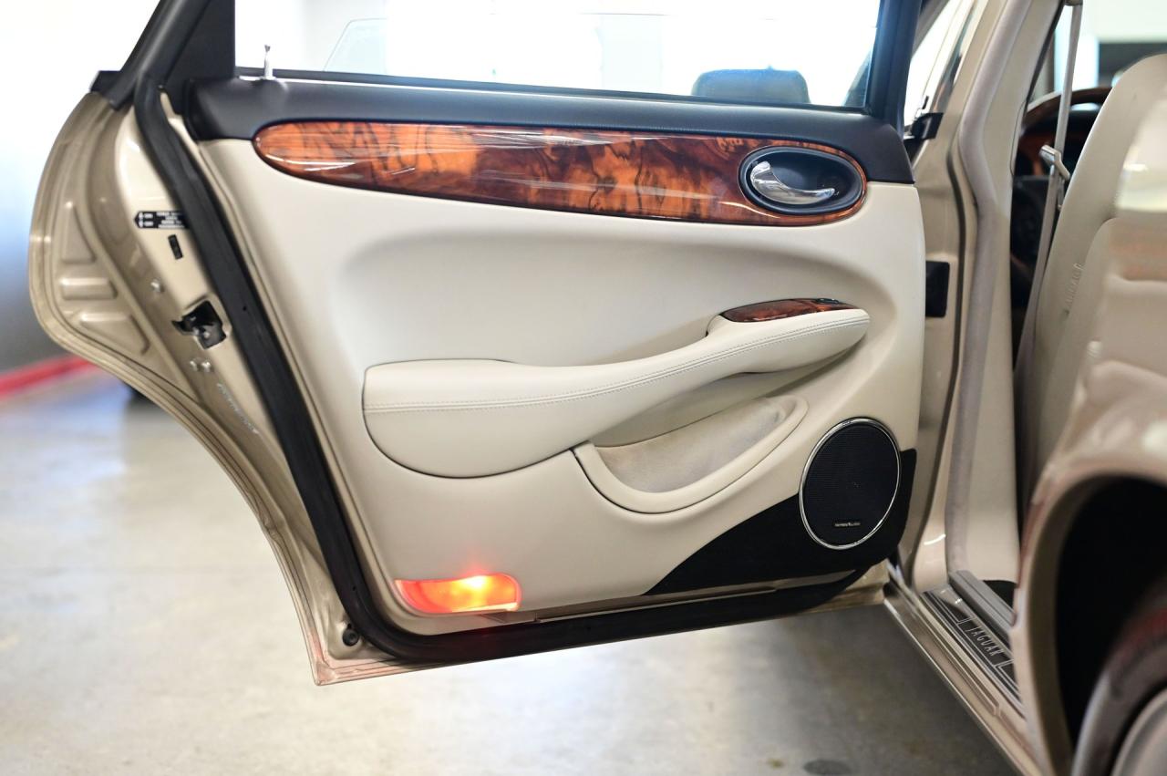 1999 Jaguar XJR SUPERCHARGED V8