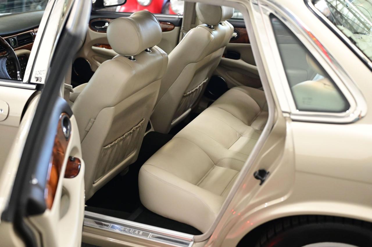 1999 Jaguar XJR SUPERCHARGED V8