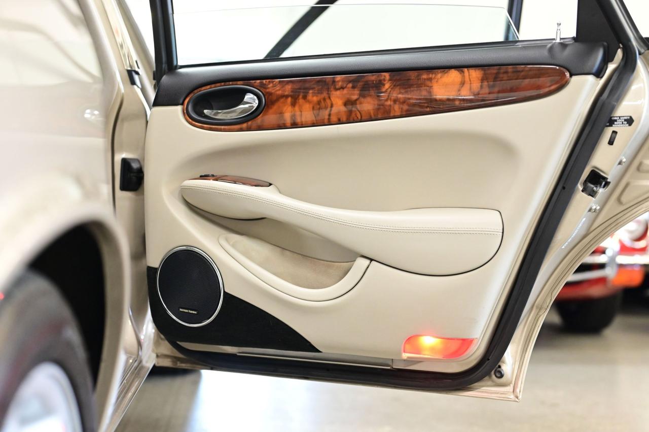 1999 Jaguar XJR SUPERCHARGED V8