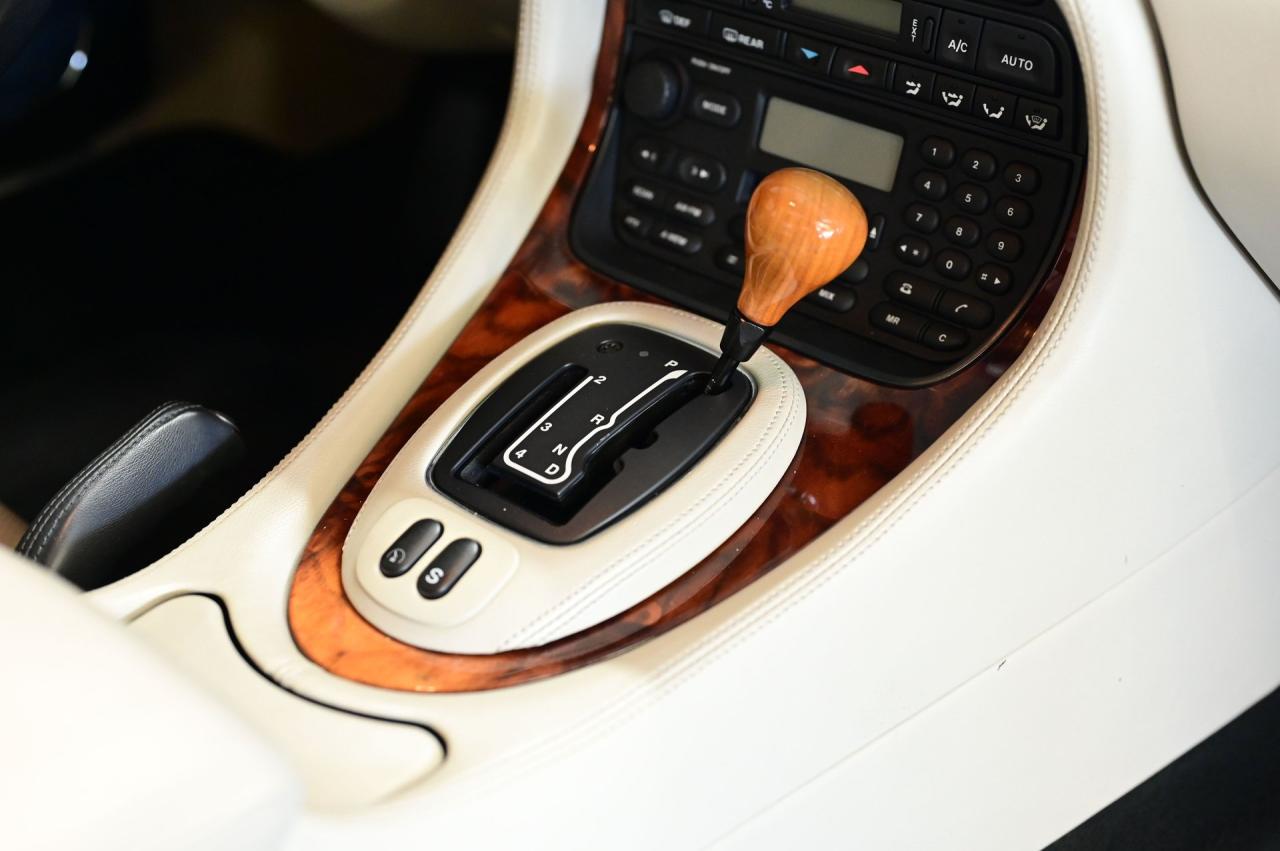 1999 Jaguar XJR SUPERCHARGED V8