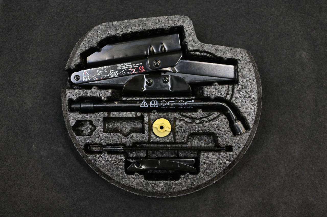 1999 Jaguar XJR SUPERCHARGED V8