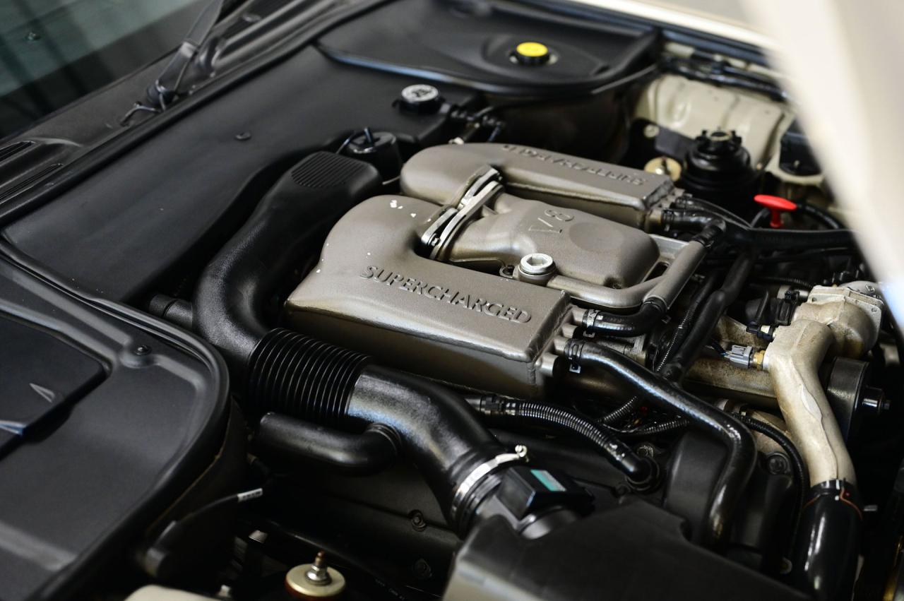 1999 Jaguar XJR SUPERCHARGED V8