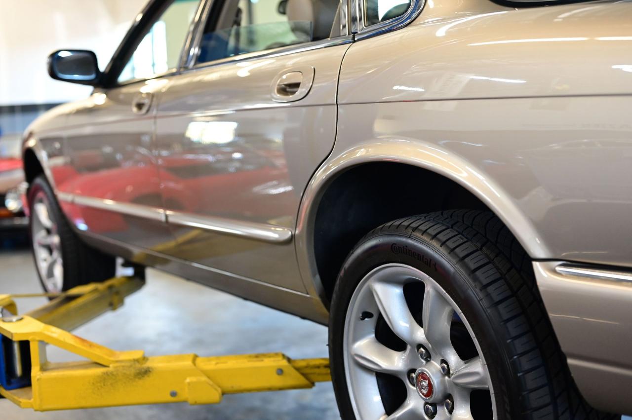 1999 Jaguar XJR SUPERCHARGED V8