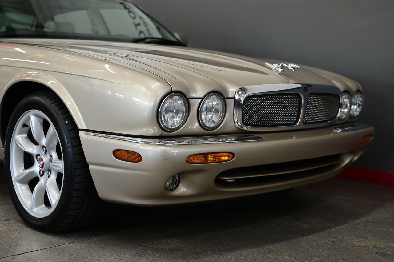 1999 Jaguar XJR SUPERCHARGED V8