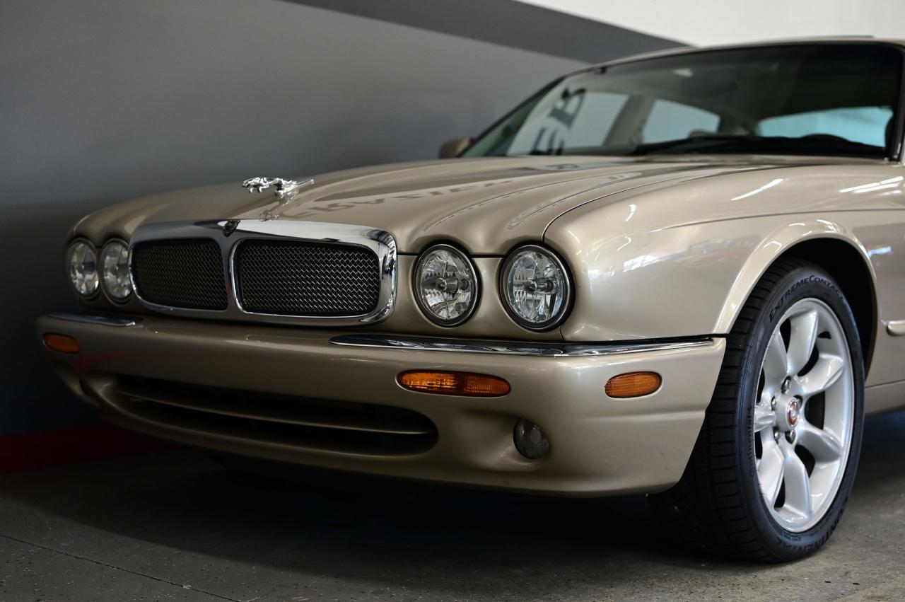 1999 Jaguar XJR SUPERCHARGED V8
