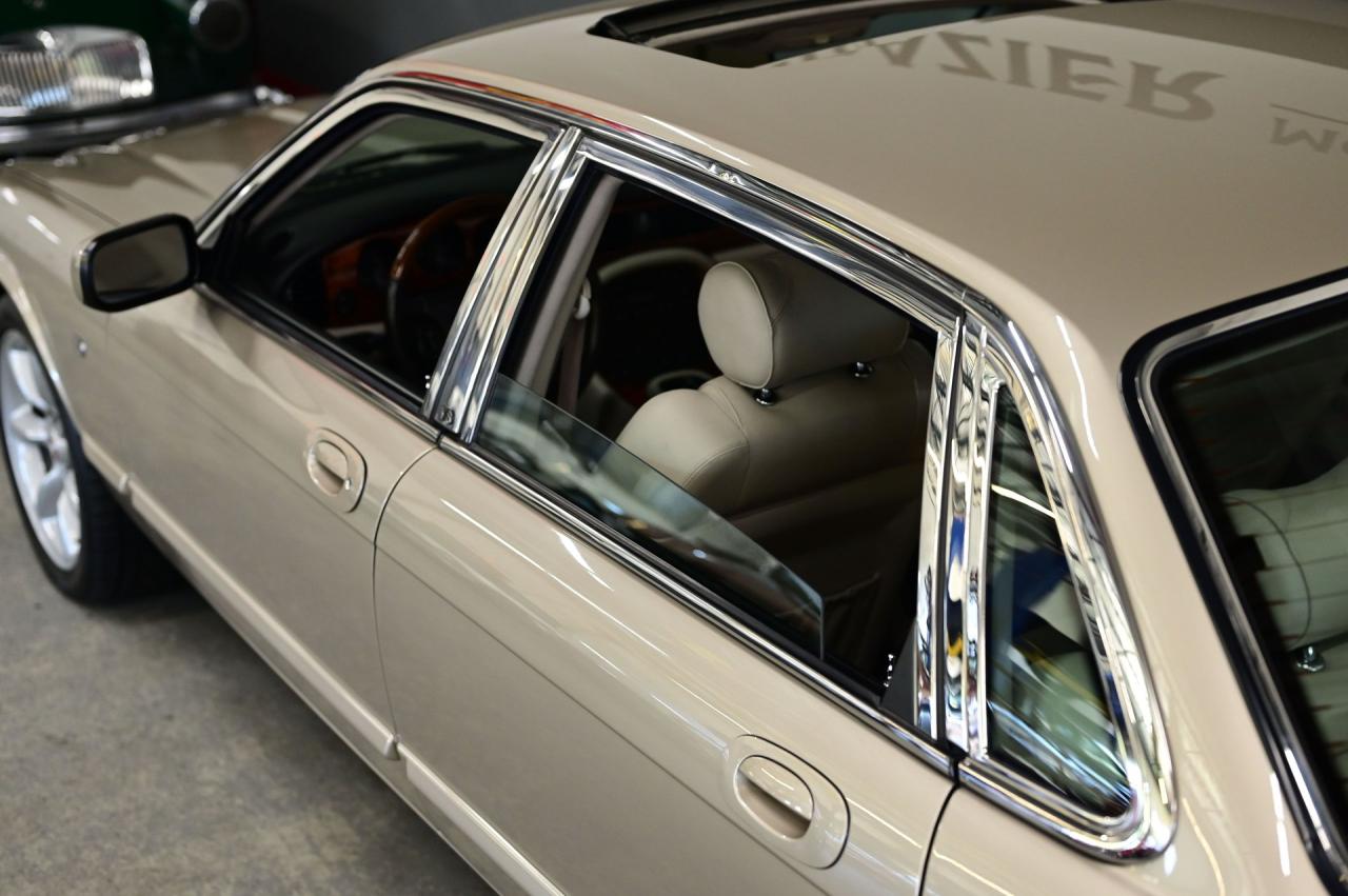 1999 Jaguar XJR SUPERCHARGED V8