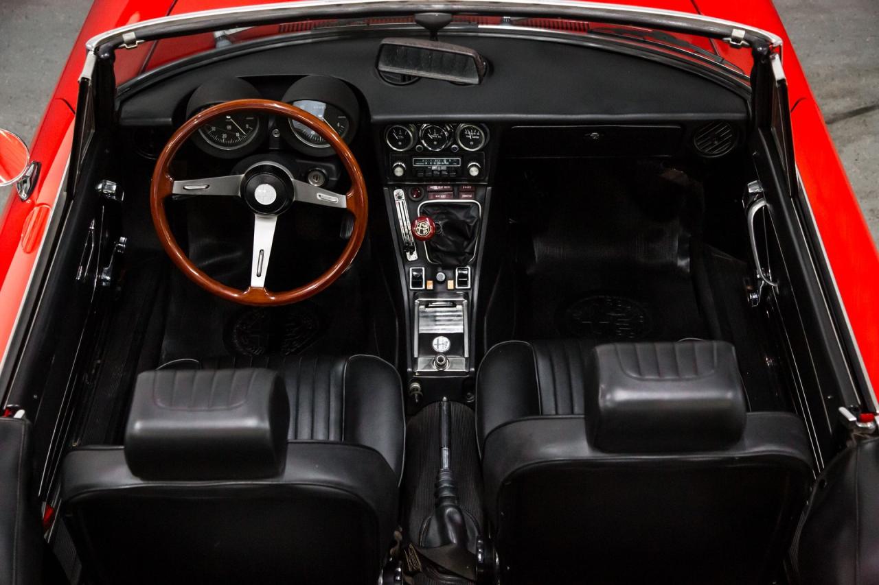 1975 Alfa Romeo 2000 Spider Veloce