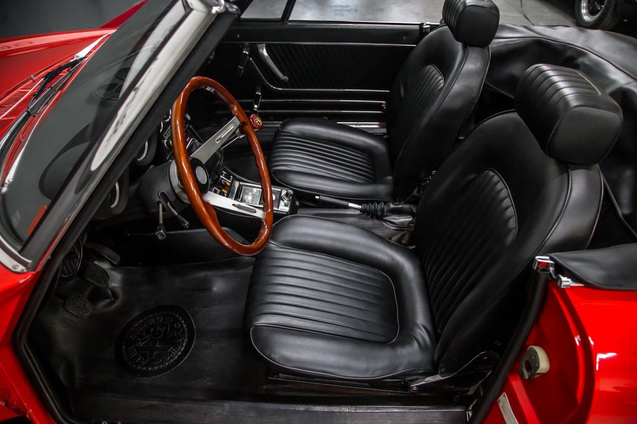 1975 Alfa Romeo 2000 Spider Veloce