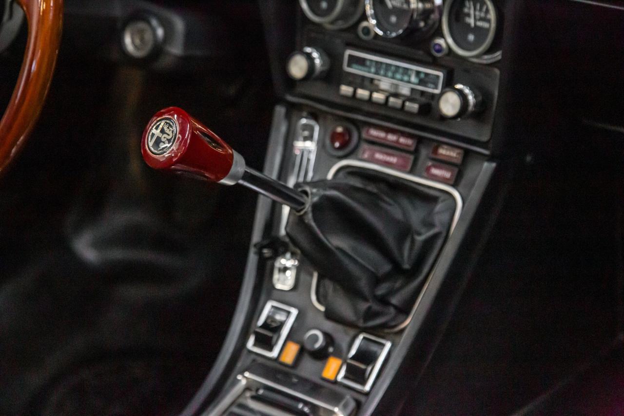 1975 Alfa Romeo 2000 Spider Veloce