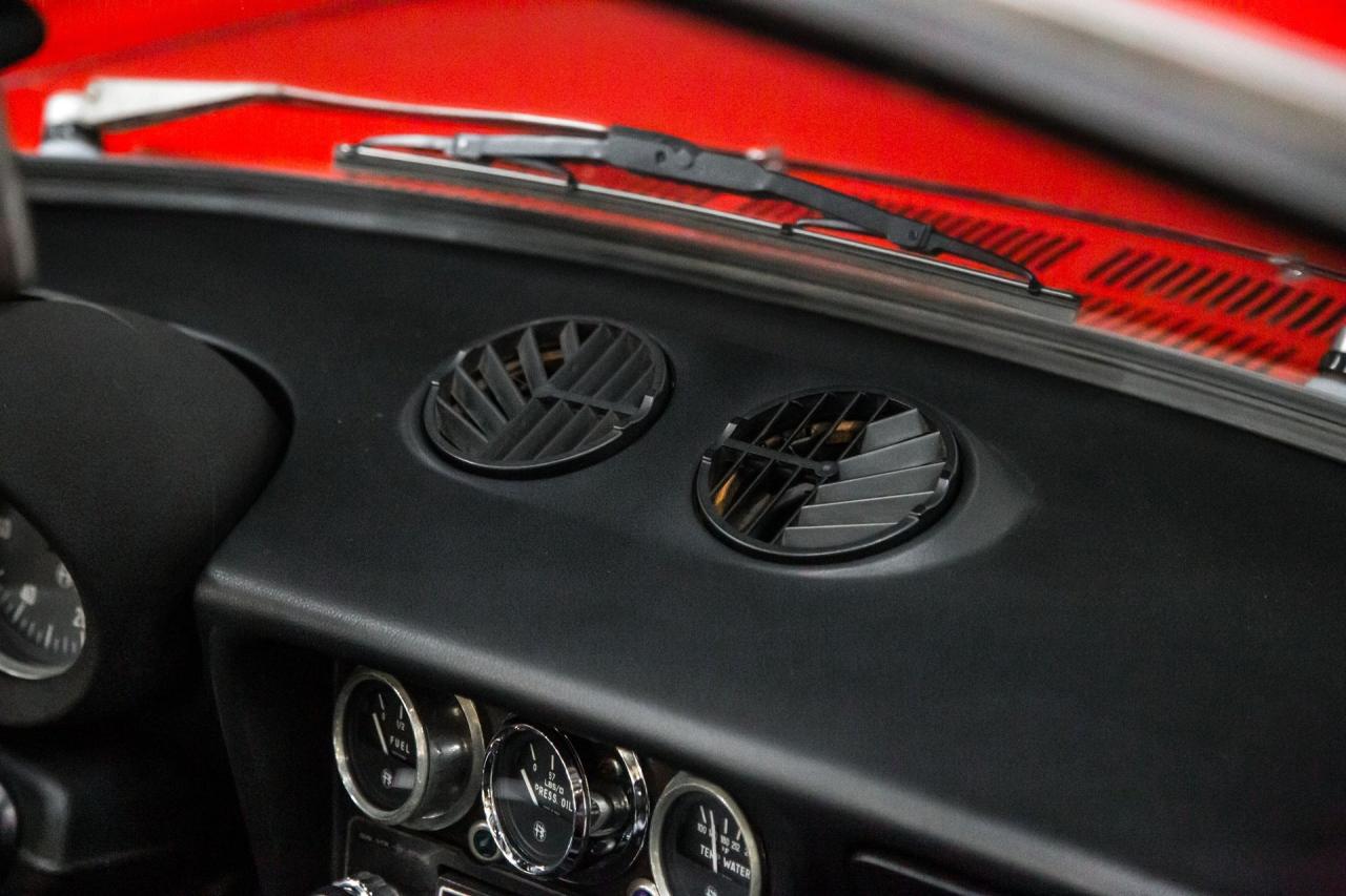 1975 Alfa Romeo 2000 Spider Veloce