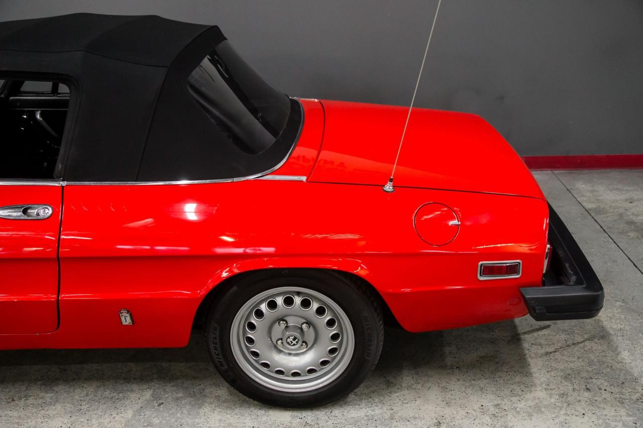 1975 Alfa Romeo 2000 Spider Veloce