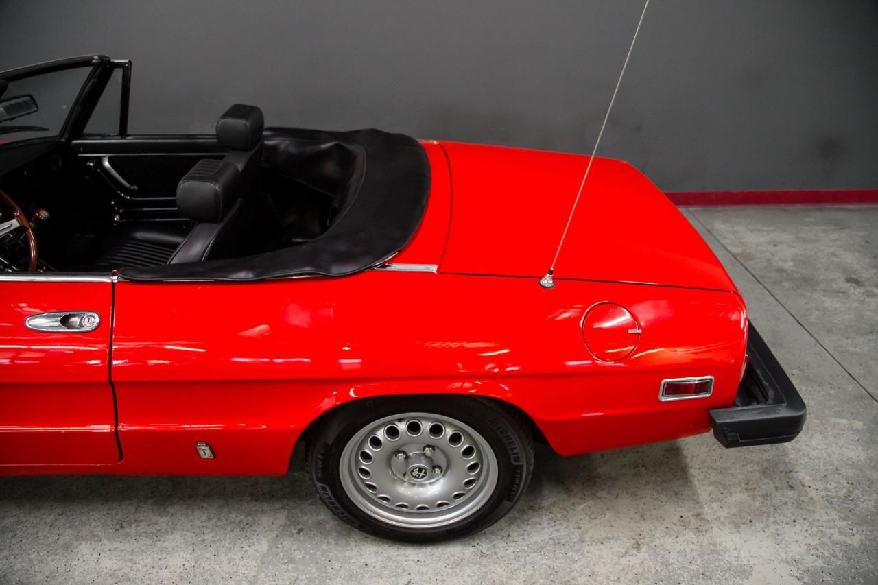 1975 Alfa Romeo 2000 Spider Veloce