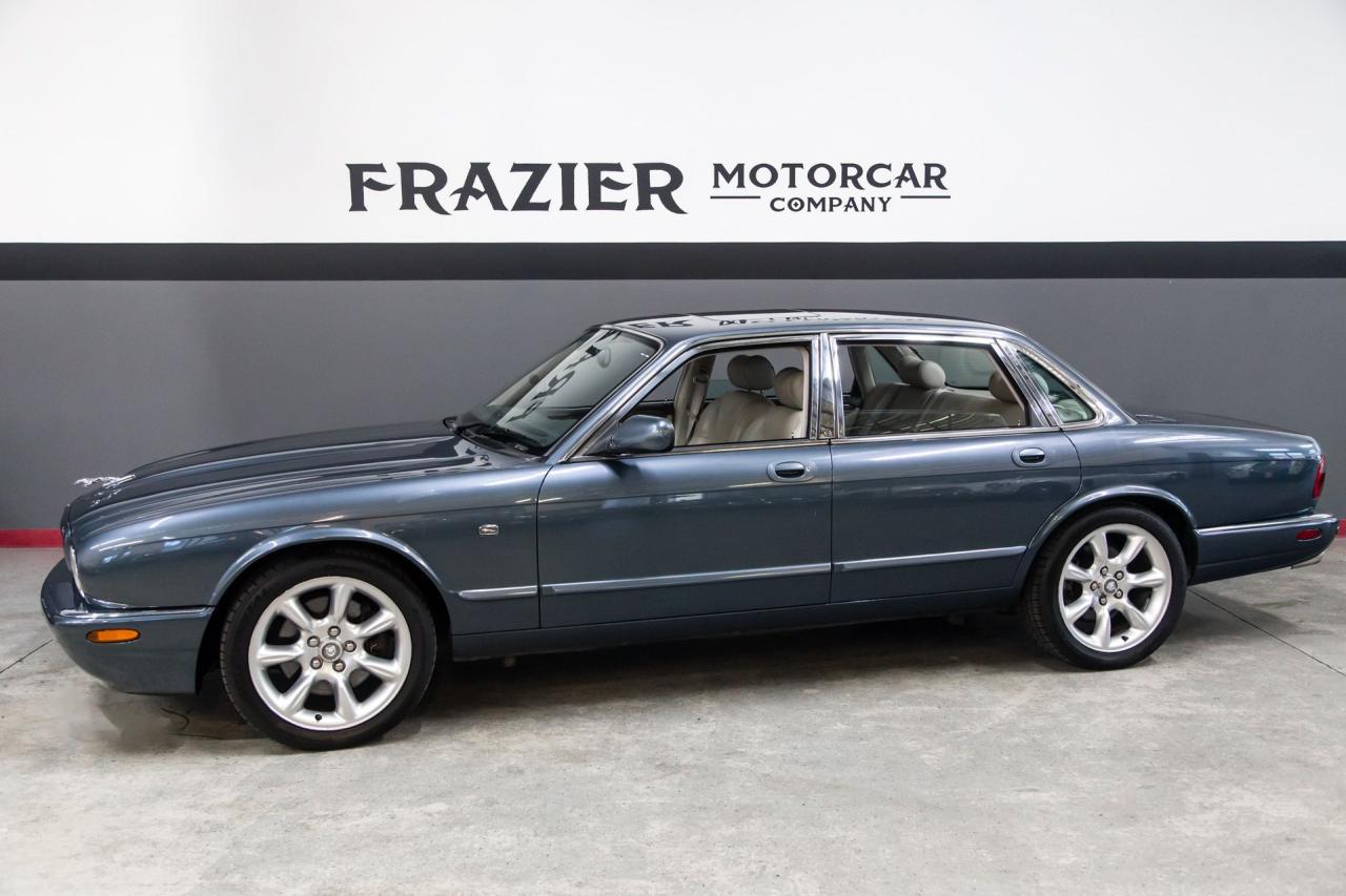 2001 Jaguar XJR SUPERCHARGED V8