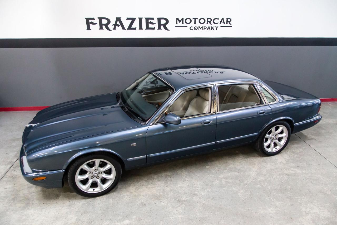 2001 Jaguar XJR SUPERCHARGED V8