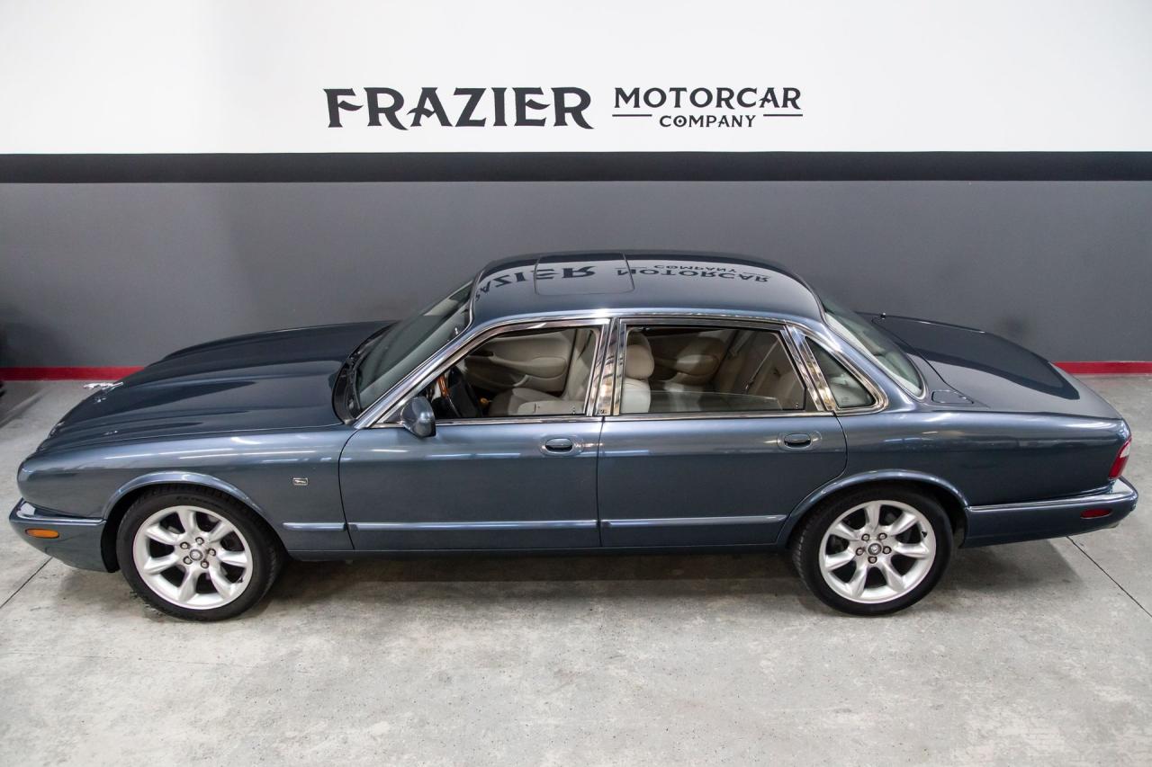 2001 Jaguar XJR SUPERCHARGED V8
