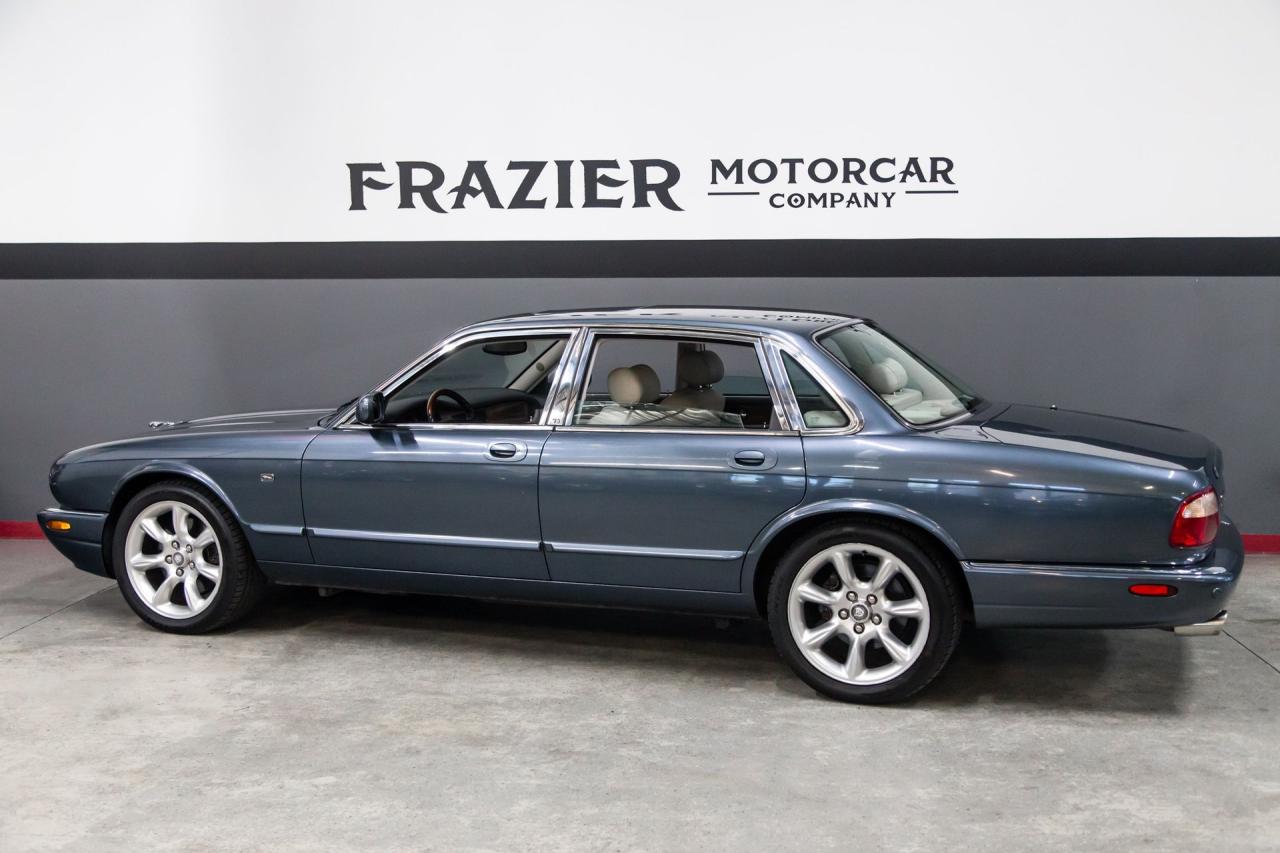 2001 Jaguar XJR SUPERCHARGED V8