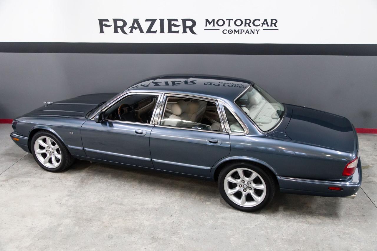2001 Jaguar XJR SUPERCHARGED V8