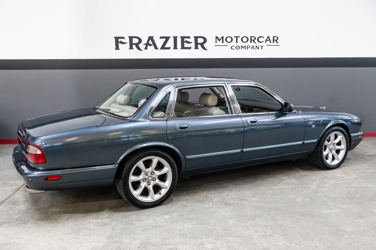 2001 Jaguar XJR SUPERCHARGED V8