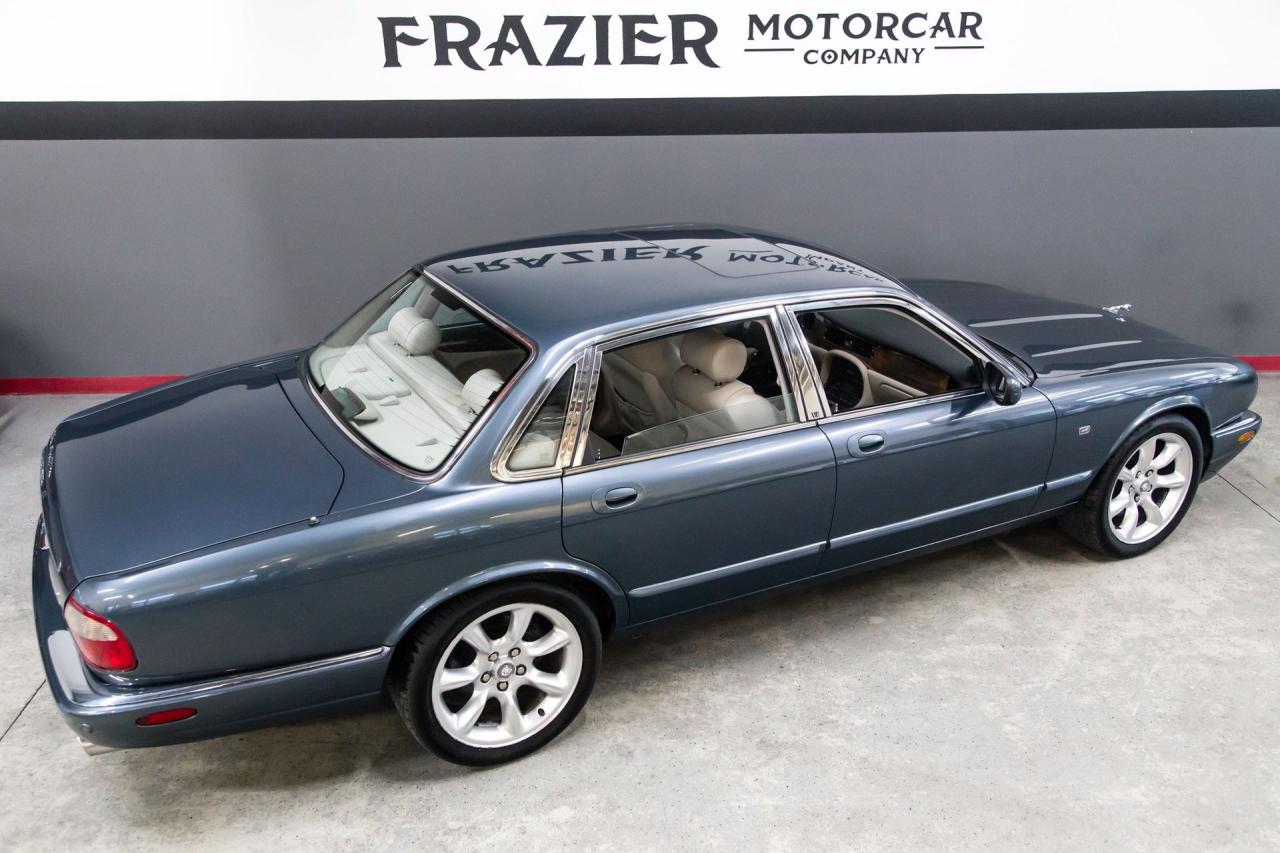 2001 Jaguar XJR SUPERCHARGED V8