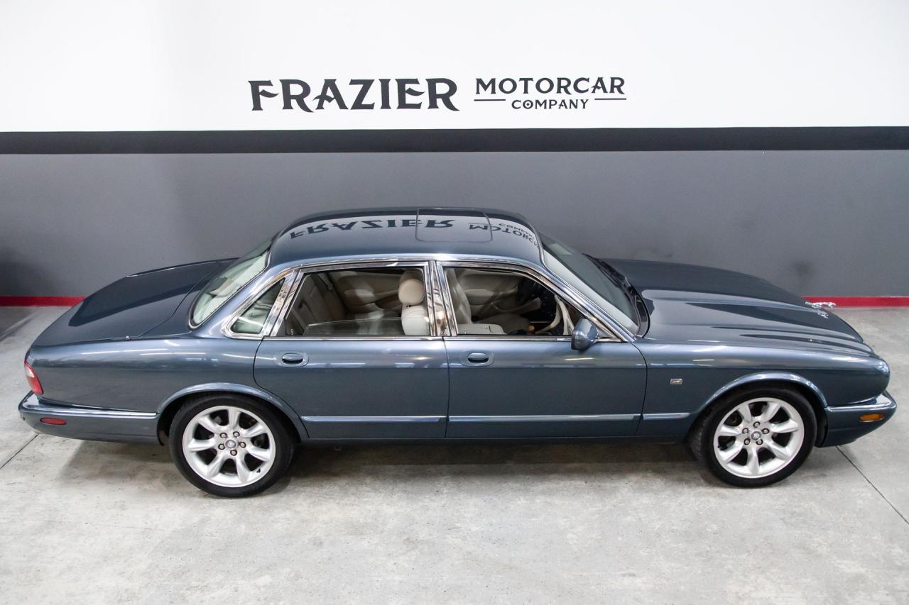 2001 Jaguar XJR SUPERCHARGED V8