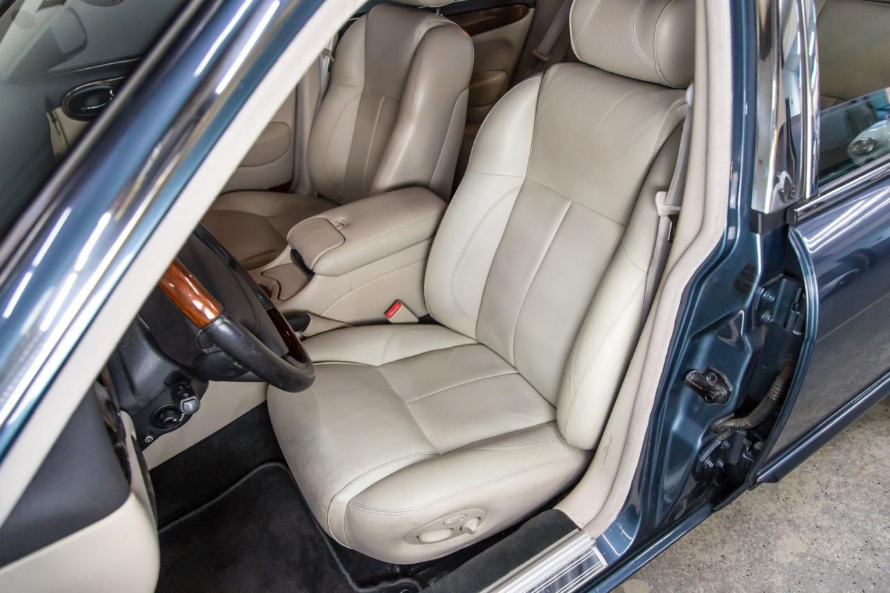 2001 Jaguar XJR SUPERCHARGED V8