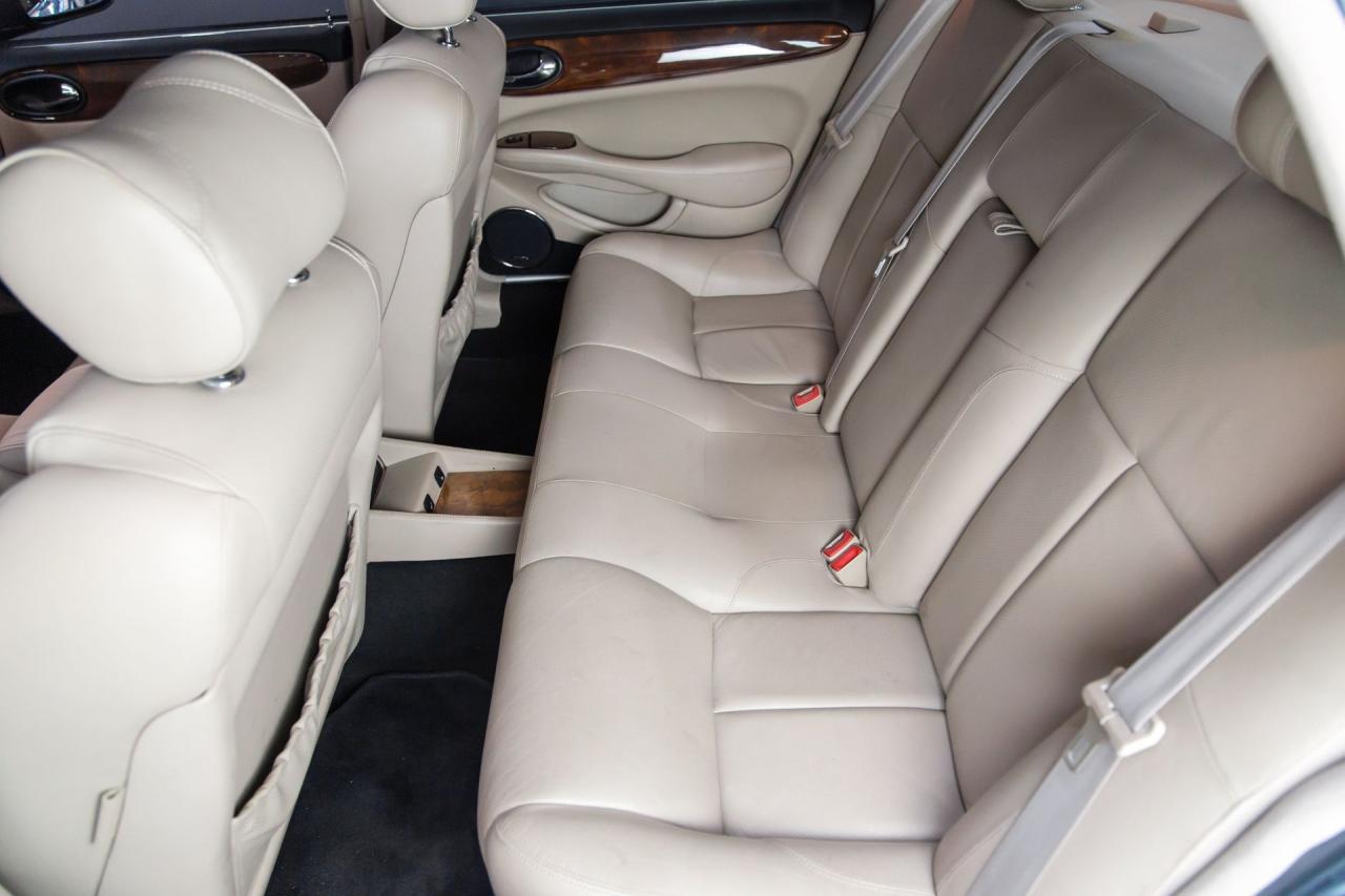 2001 Jaguar XJR SUPERCHARGED V8