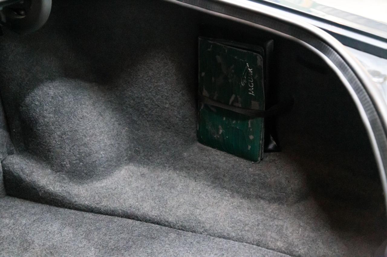 2001 Jaguar XJR SUPERCHARGED V8