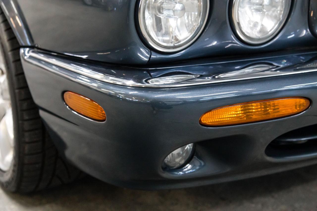 2001 Jaguar XJR SUPERCHARGED V8