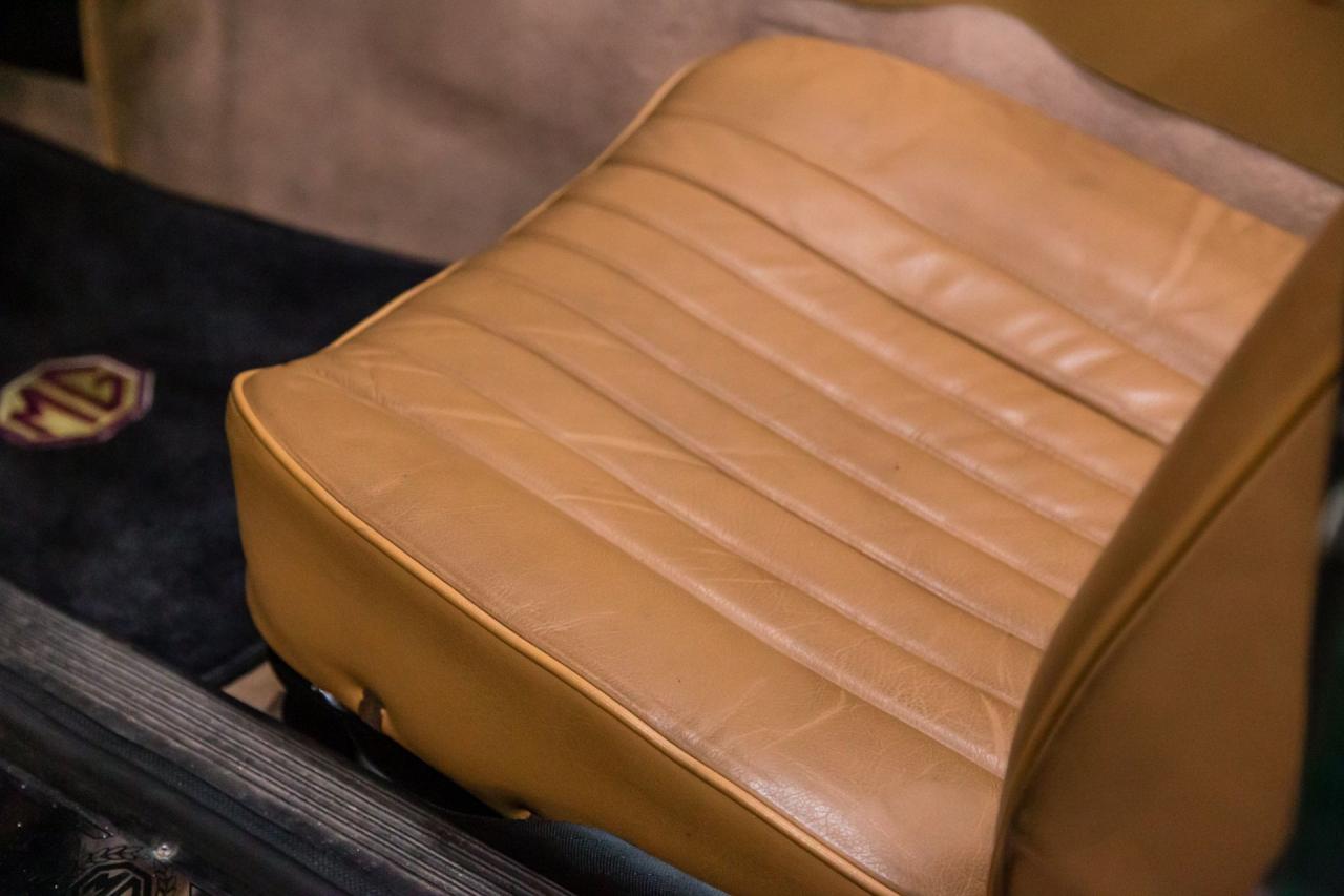 1974 MG MGB with OVERDRIVE