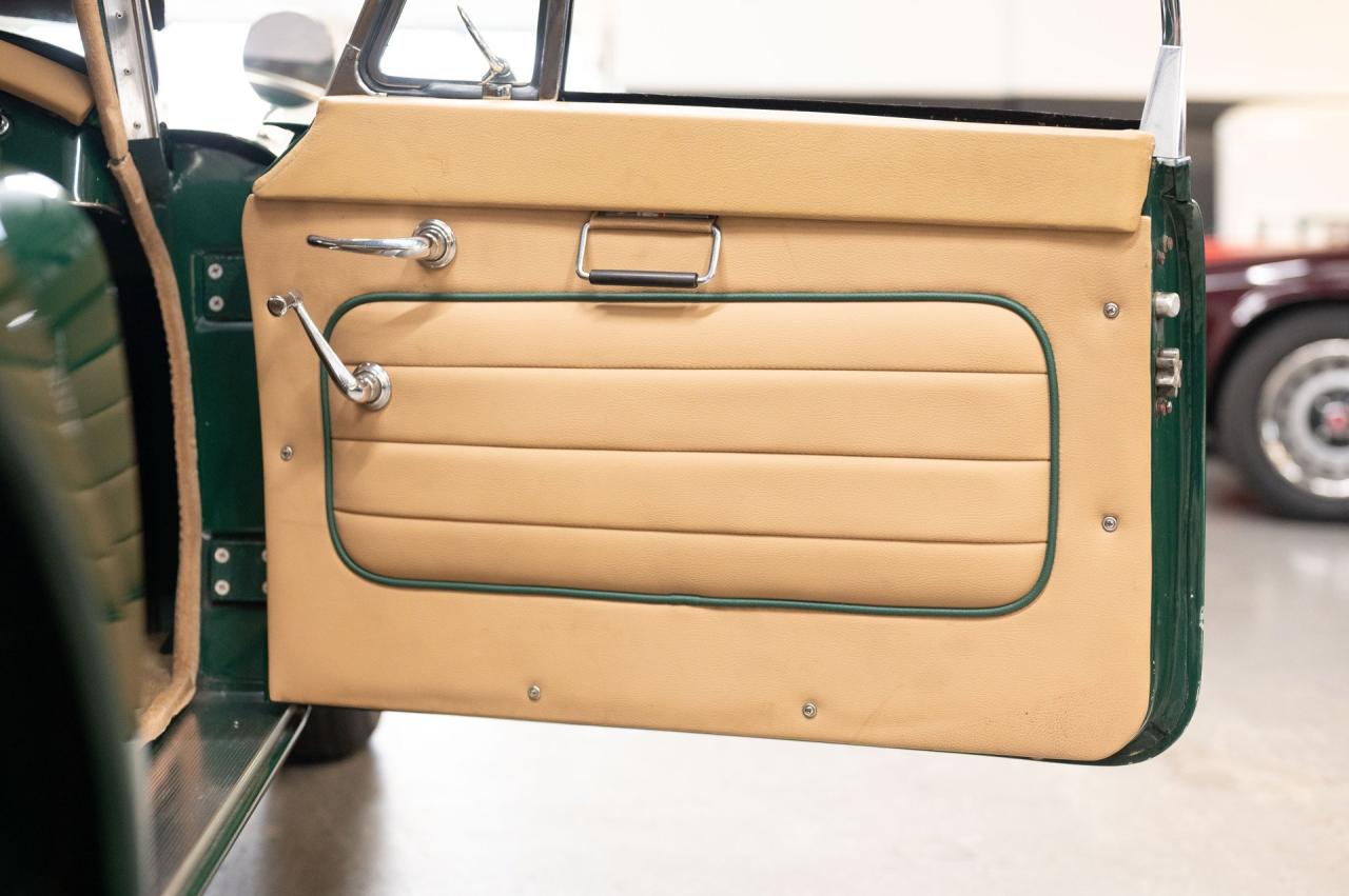 1961 MGA 1600 COUPE A Coupe