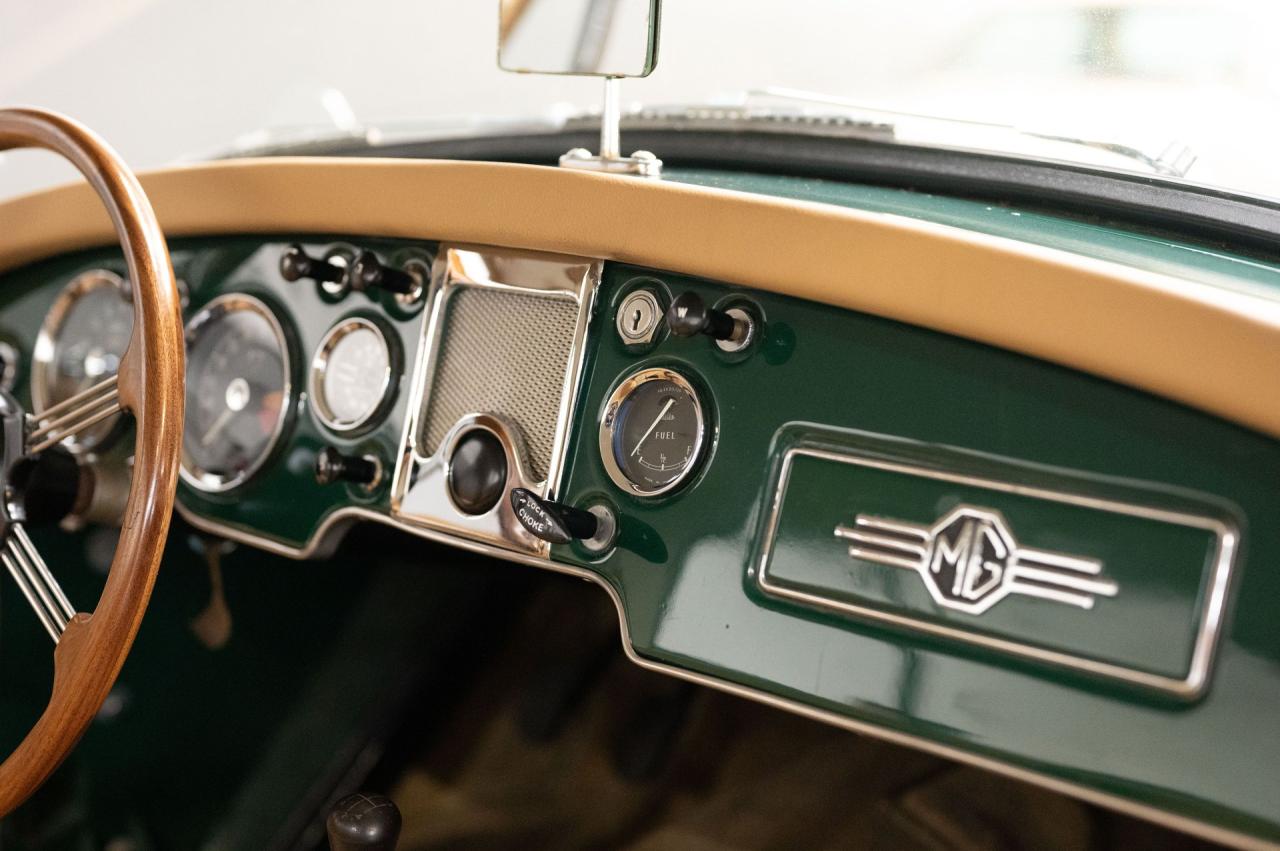 1961 MGA 1600 COUPE A Coupe