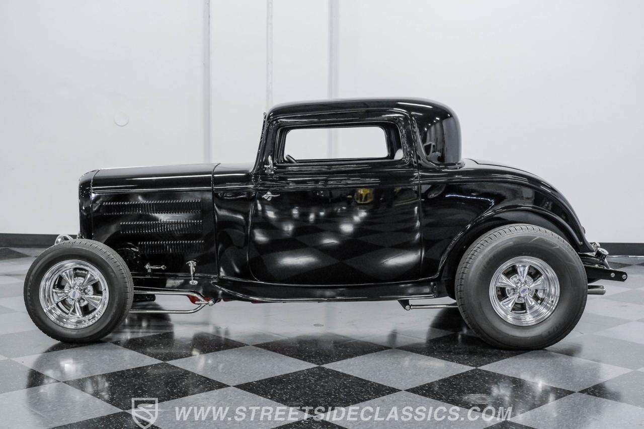 1932 Ford 3-Window Coupe