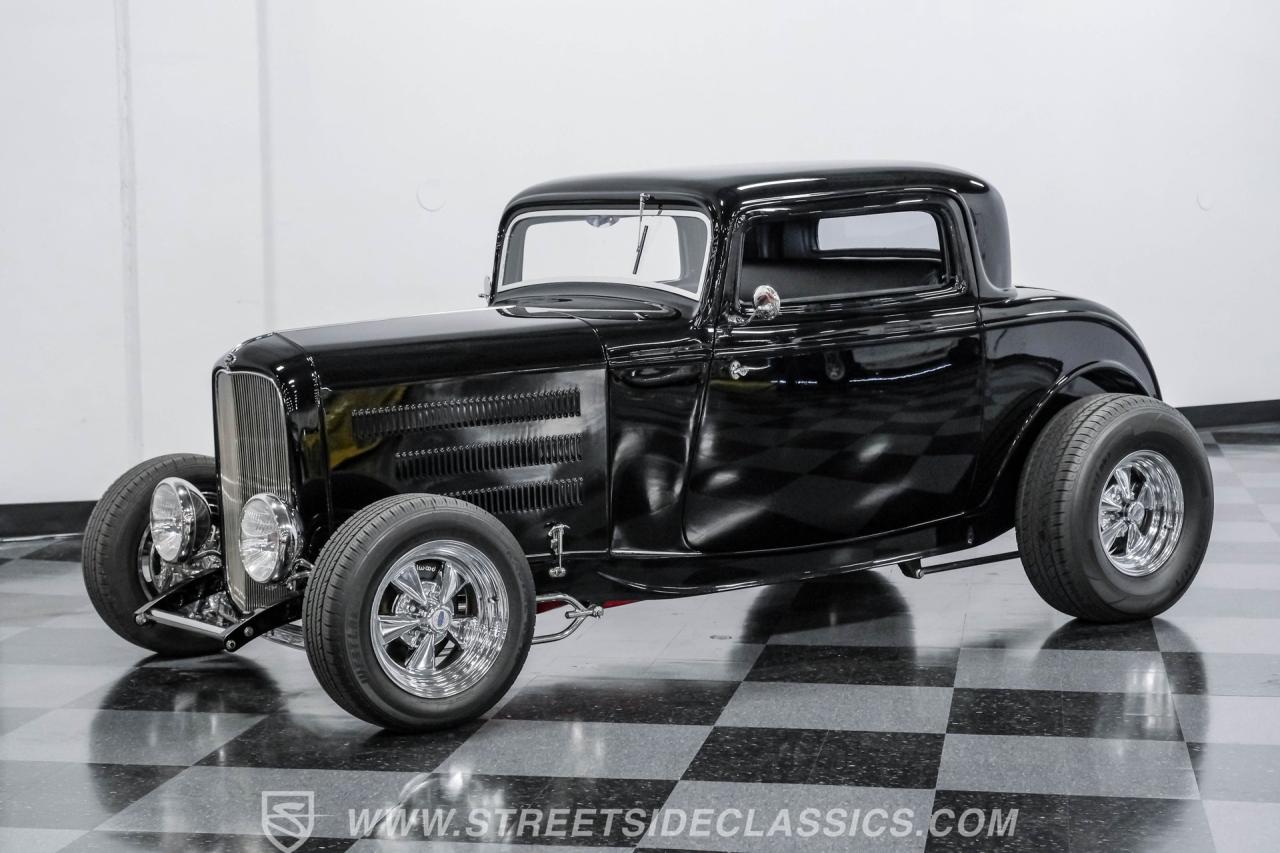 1932 Ford 3-Window Coupe