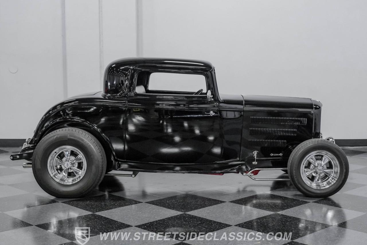 1932 Ford 3-Window Coupe