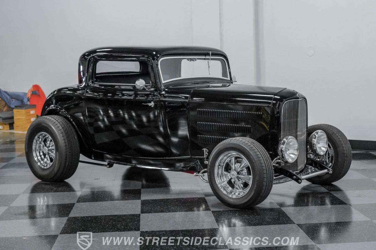 1932 Ford 3-Window Coupe