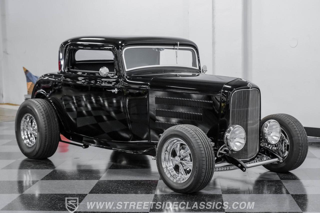 1932 Ford 3-Window Coupe