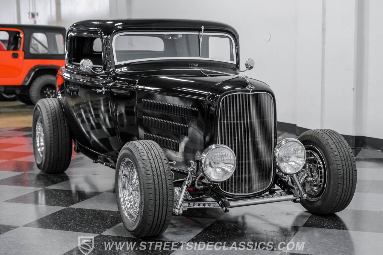 1932 Ford 3-Window Coupe