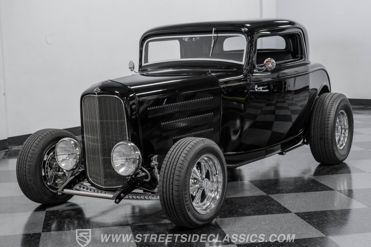 1932 Ford 3-Window Coupe