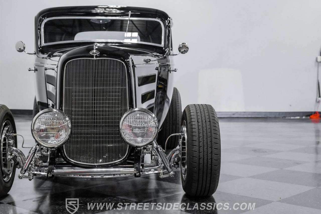 1932 Ford 3-Window Coupe