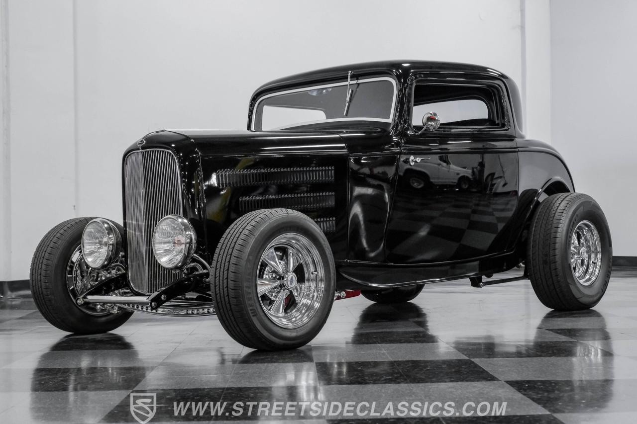 1932 Ford 3-Window Coupe