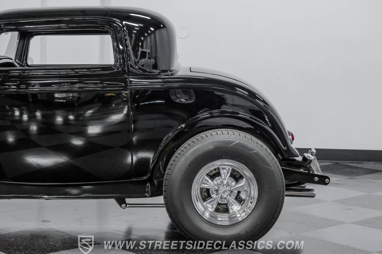 1932 Ford 3-Window Coupe