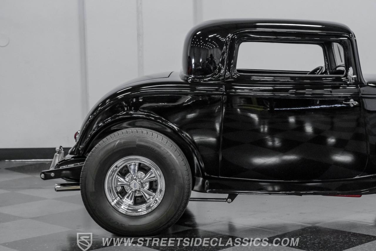 1932 Ford 3-Window Coupe