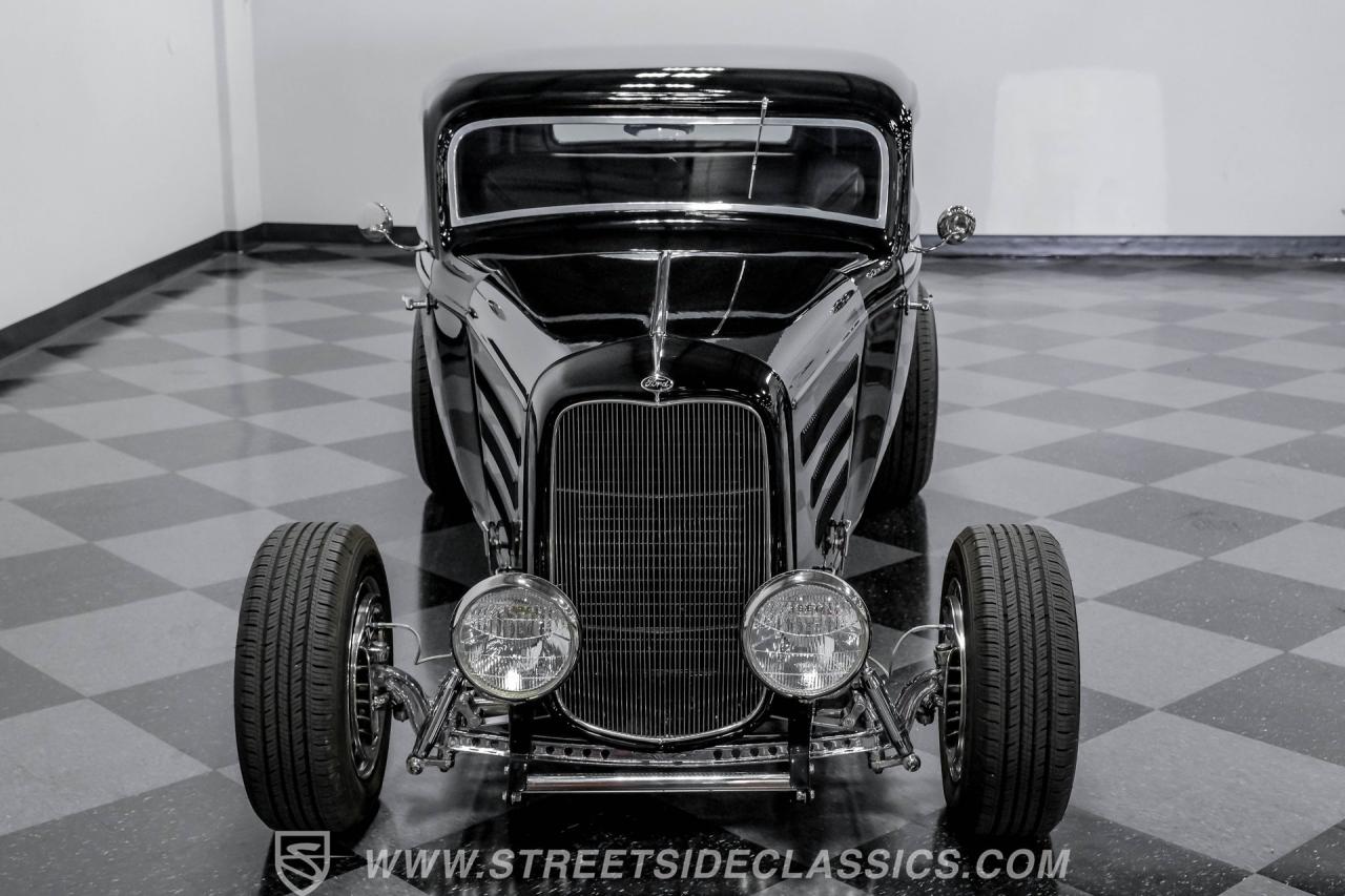 1932 Ford 3-Window Coupe