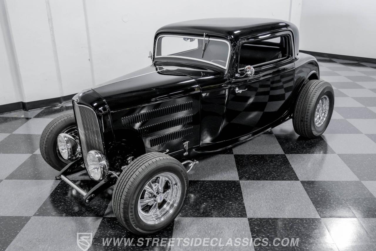 1932 Ford 3-Window Coupe