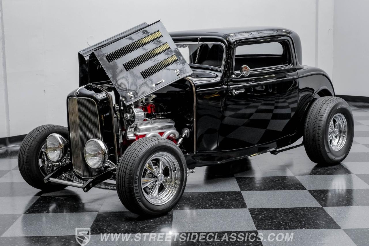 1932 Ford 3-Window Coupe