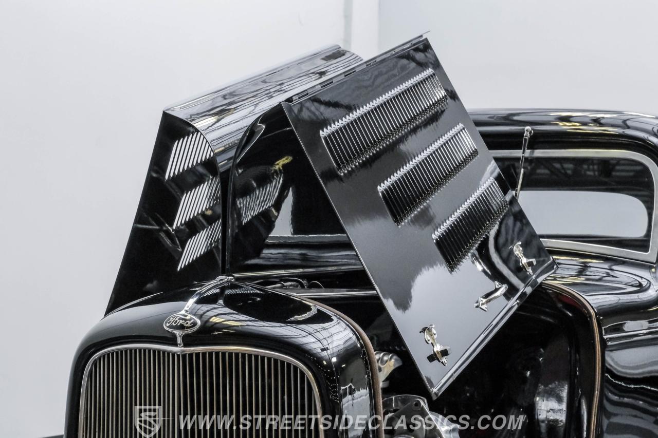 1932 Ford 3-Window Coupe