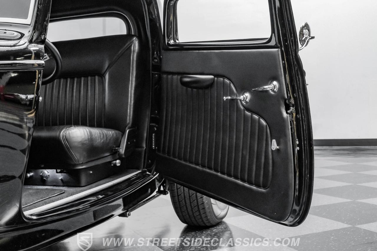 1932 Ford 3-Window Coupe