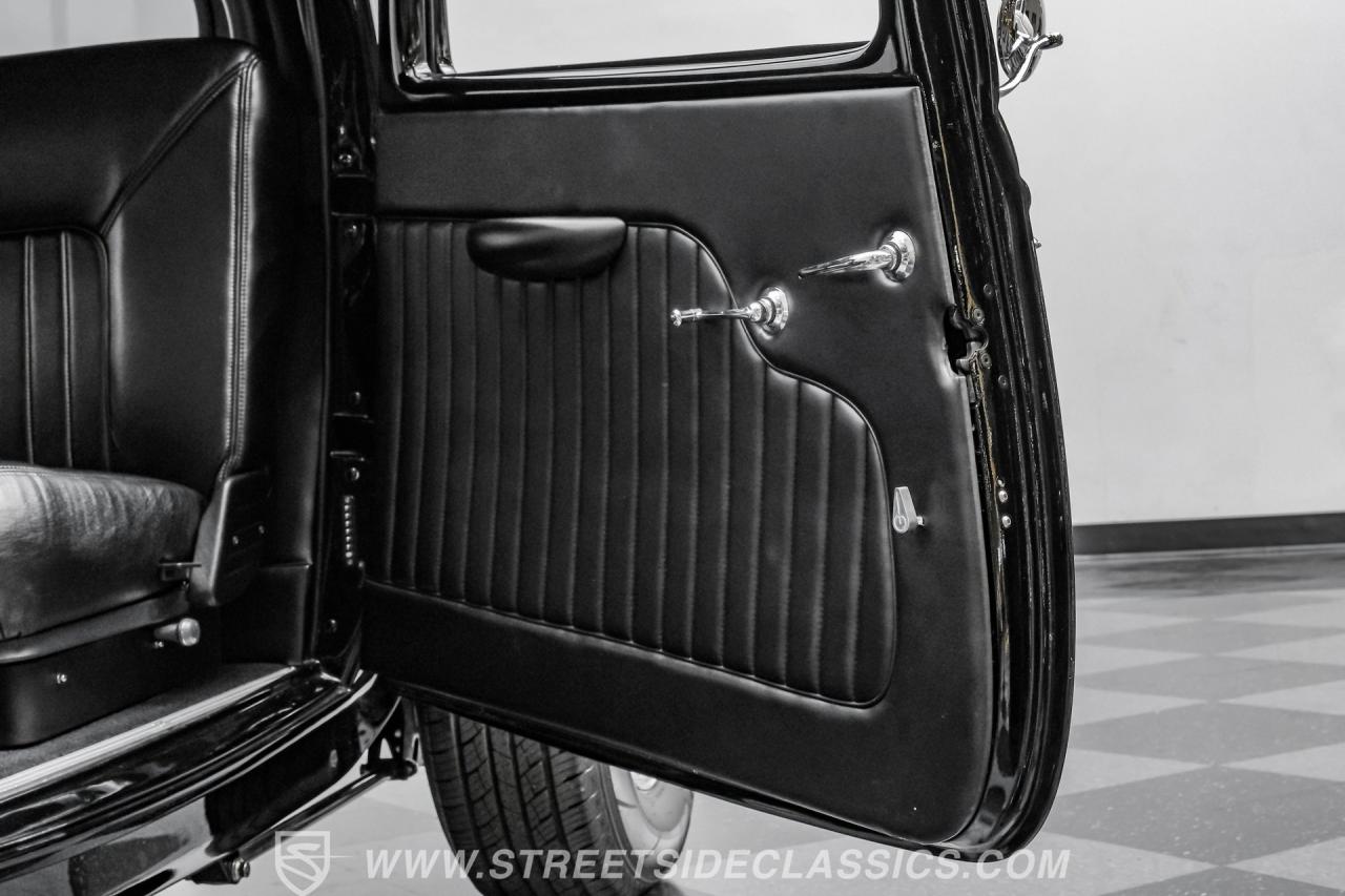 1932 Ford 3-Window Coupe