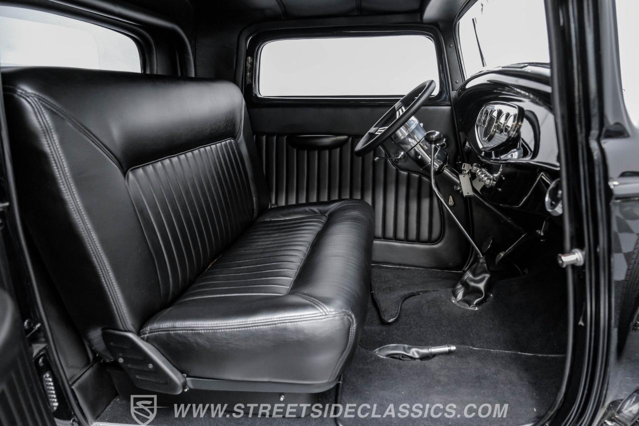 1932 Ford 3-Window Coupe