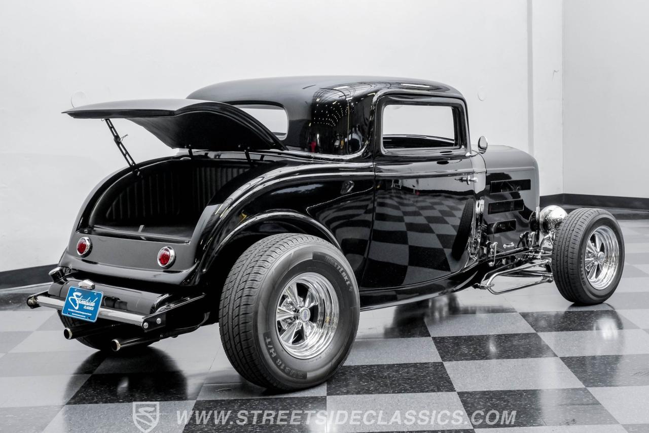 1932 Ford 3-Window Coupe